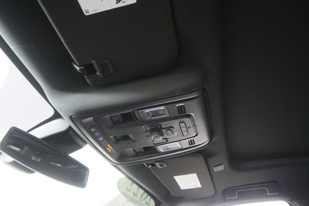 Used 2022 Chevrolet Tahoe RST w/ Luxury Package AWD/4WD image 24