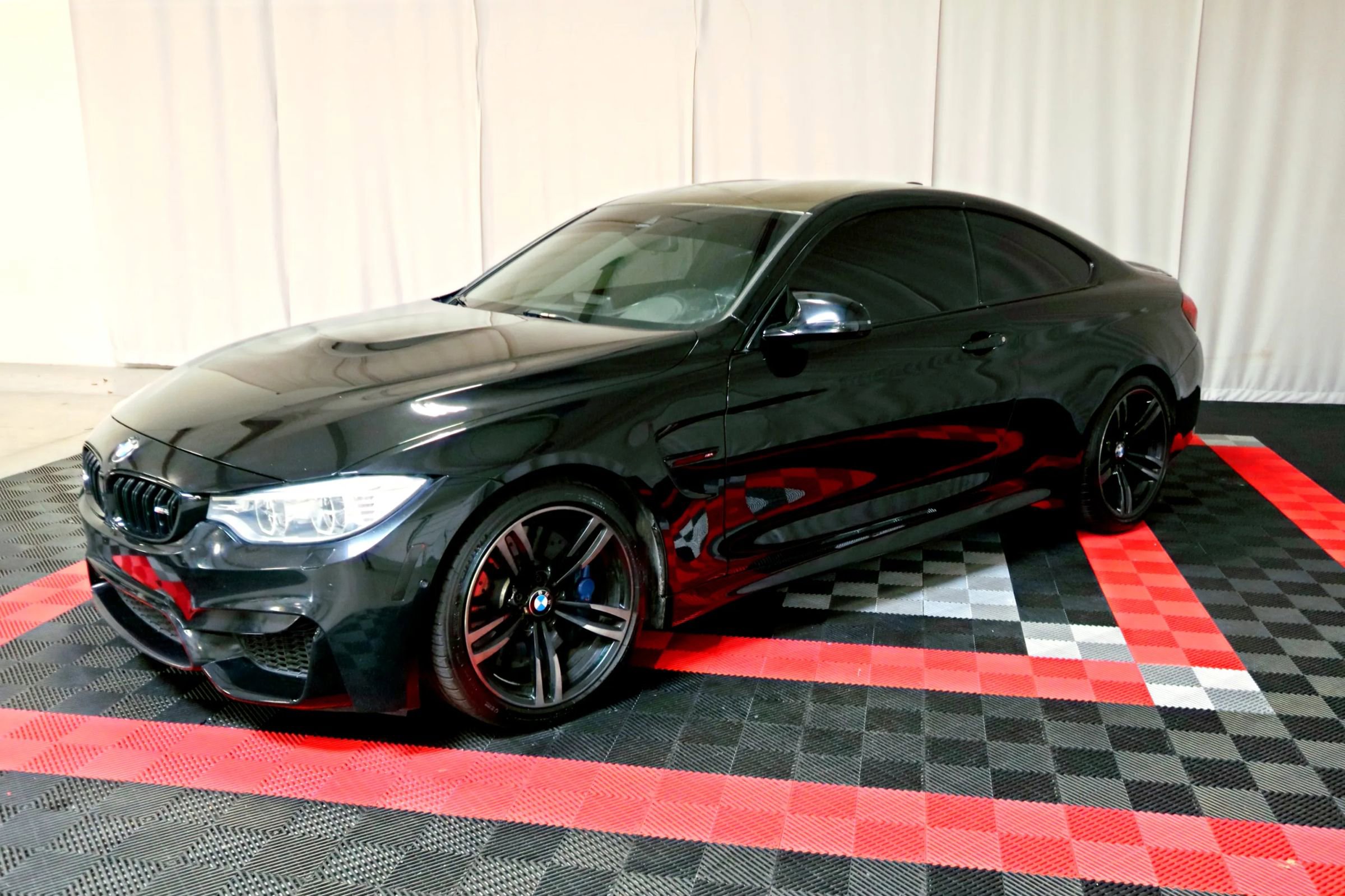 Used 2015 BMW M4 Coupe RWD image 2