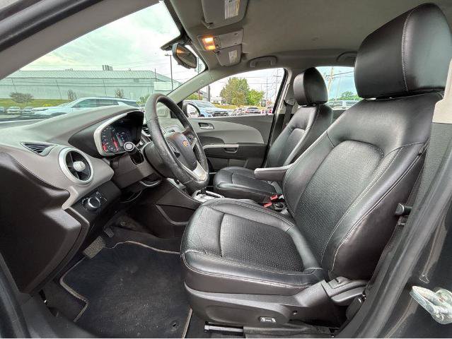 Used 2020 Chevrolet Sonic Premier FWD image 17