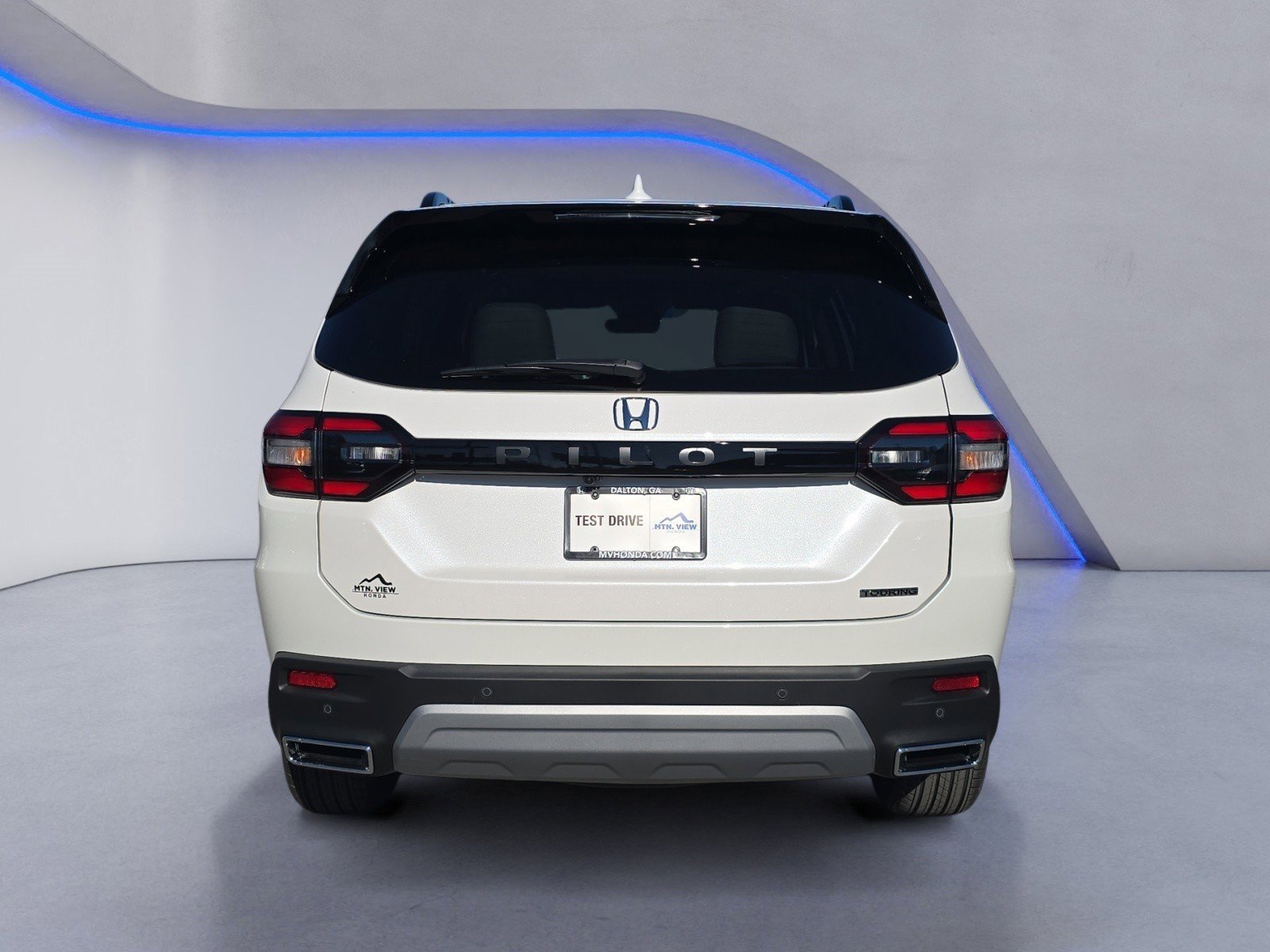 New 2025 Honda Pilot Touring image 4