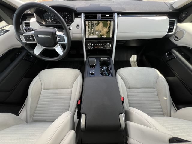 Used 2024 Land Rover Discovery S AWD/4WD image 14