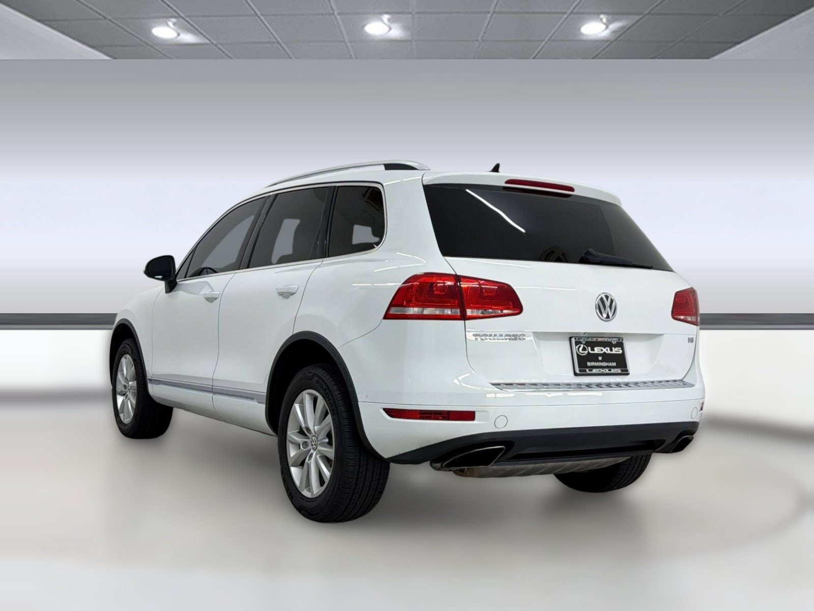 Used 2013 Volkswagen Touareg Sport AWD/4WD image 3