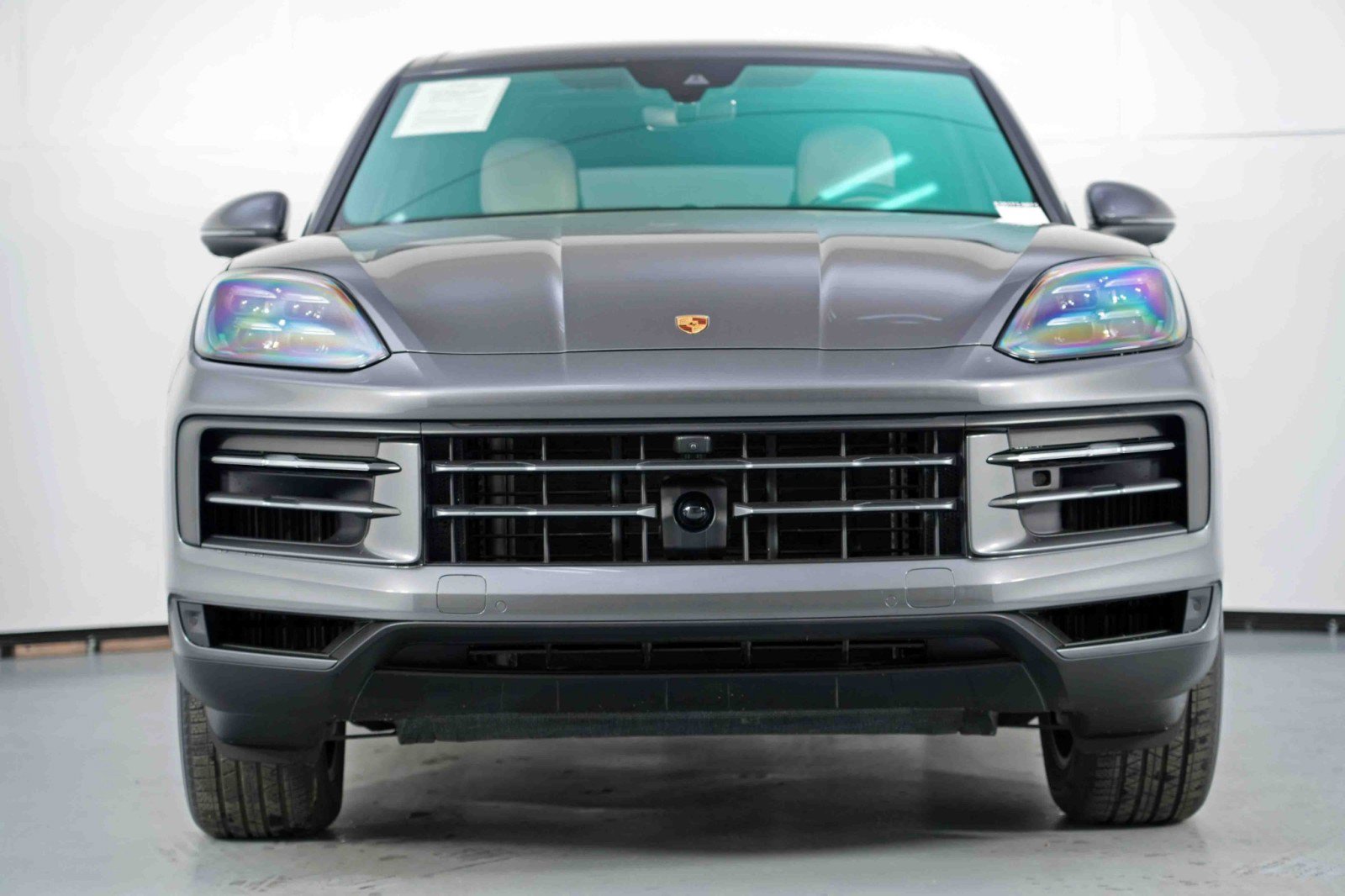 Used 2024 Porsche Cayenne w/ Technology Package image 7