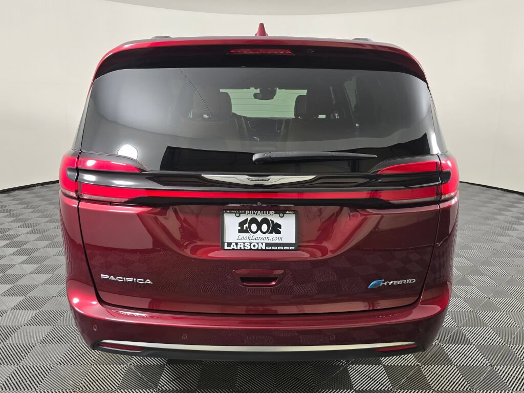 Used 2022 Chrysler Pacifica Pinnacle FWD image 3