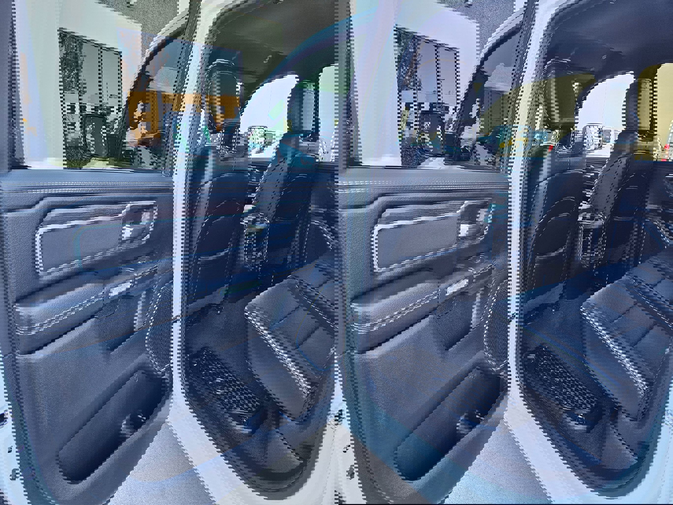 Used 2025 RAM 1500 Laramie image 17