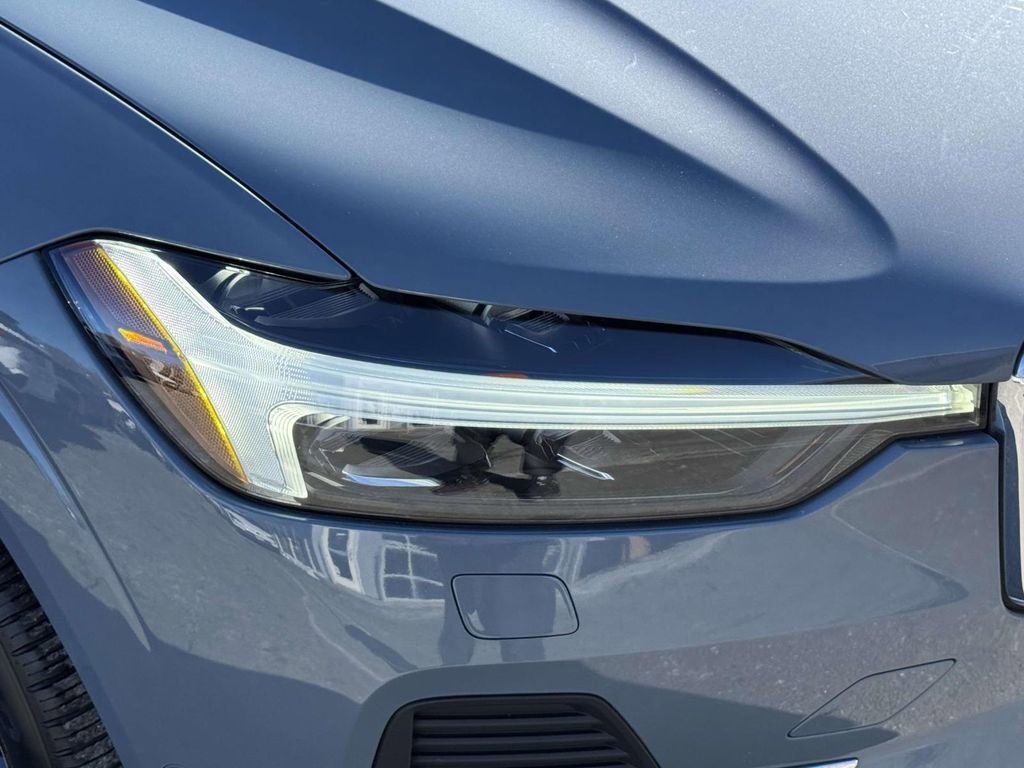 Certified 2023 Volvo XC60 B5 Plus image 7