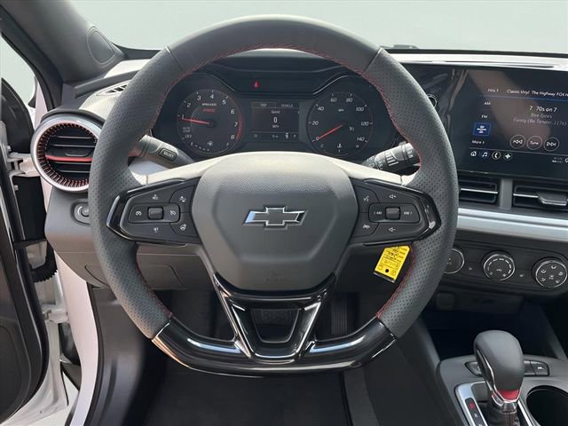 Used 2025 Chevrolet Trax RS w/ Driver Confidence Package image 11
