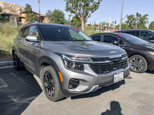 Certified 2024 Kia Seltos EX FWD image 2