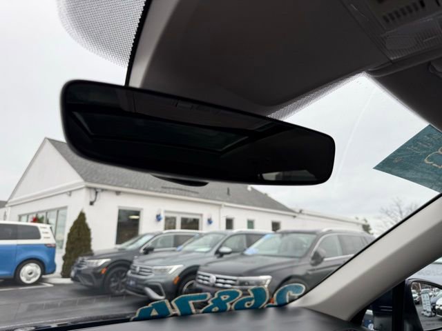Certified 2023 Volkswagen Tiguan SE w/ Panoramic Sunroof Package image 21