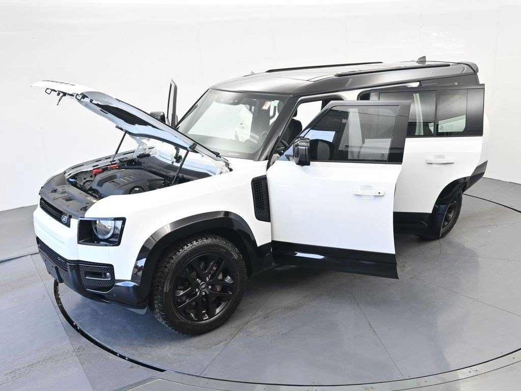 Used 2023 Land Rover Defender 130 X-Dynamic SE AWD/4WD image 34