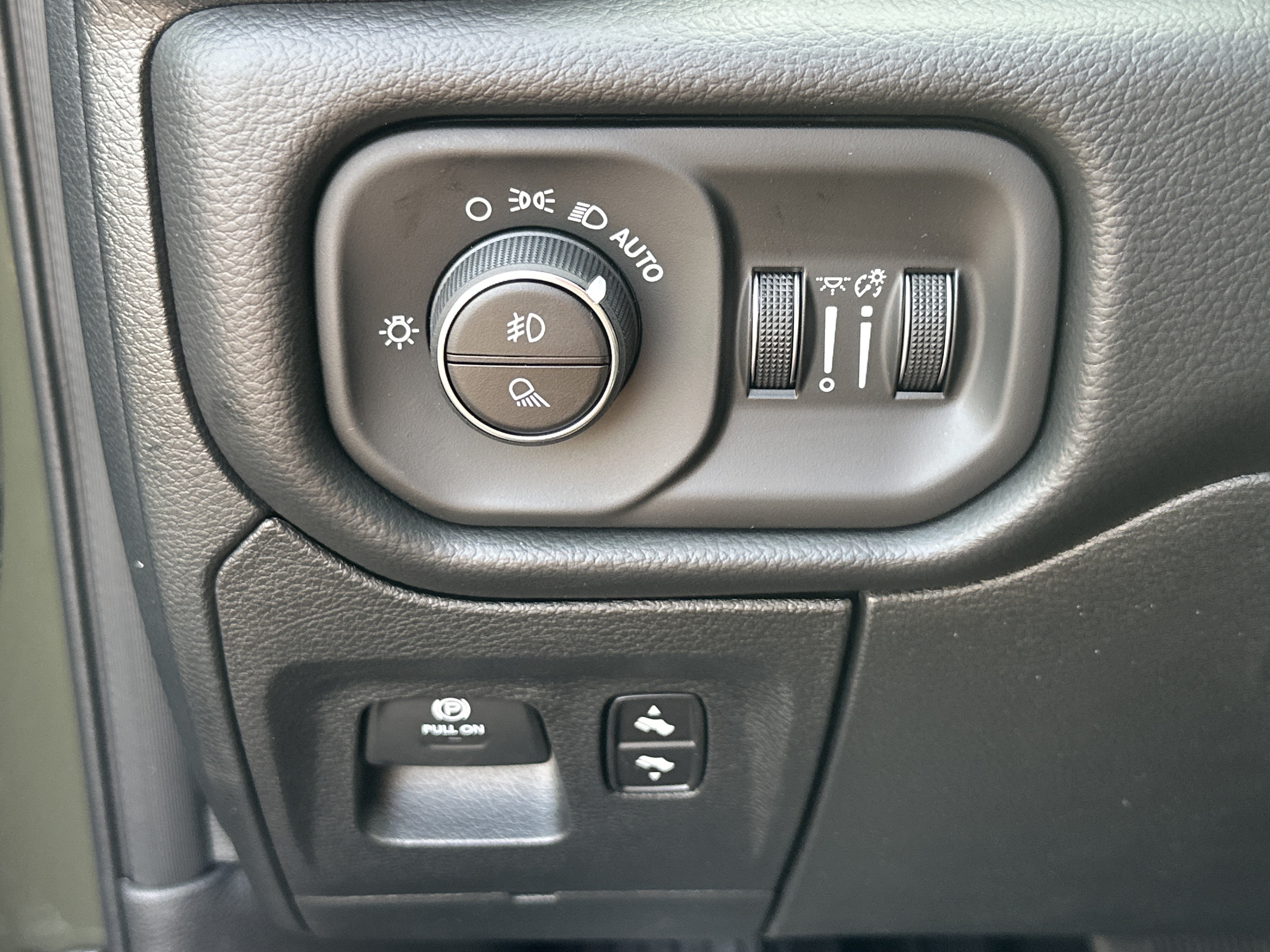New 2027 RAM 1500 Rebel AWD/4WD image 14