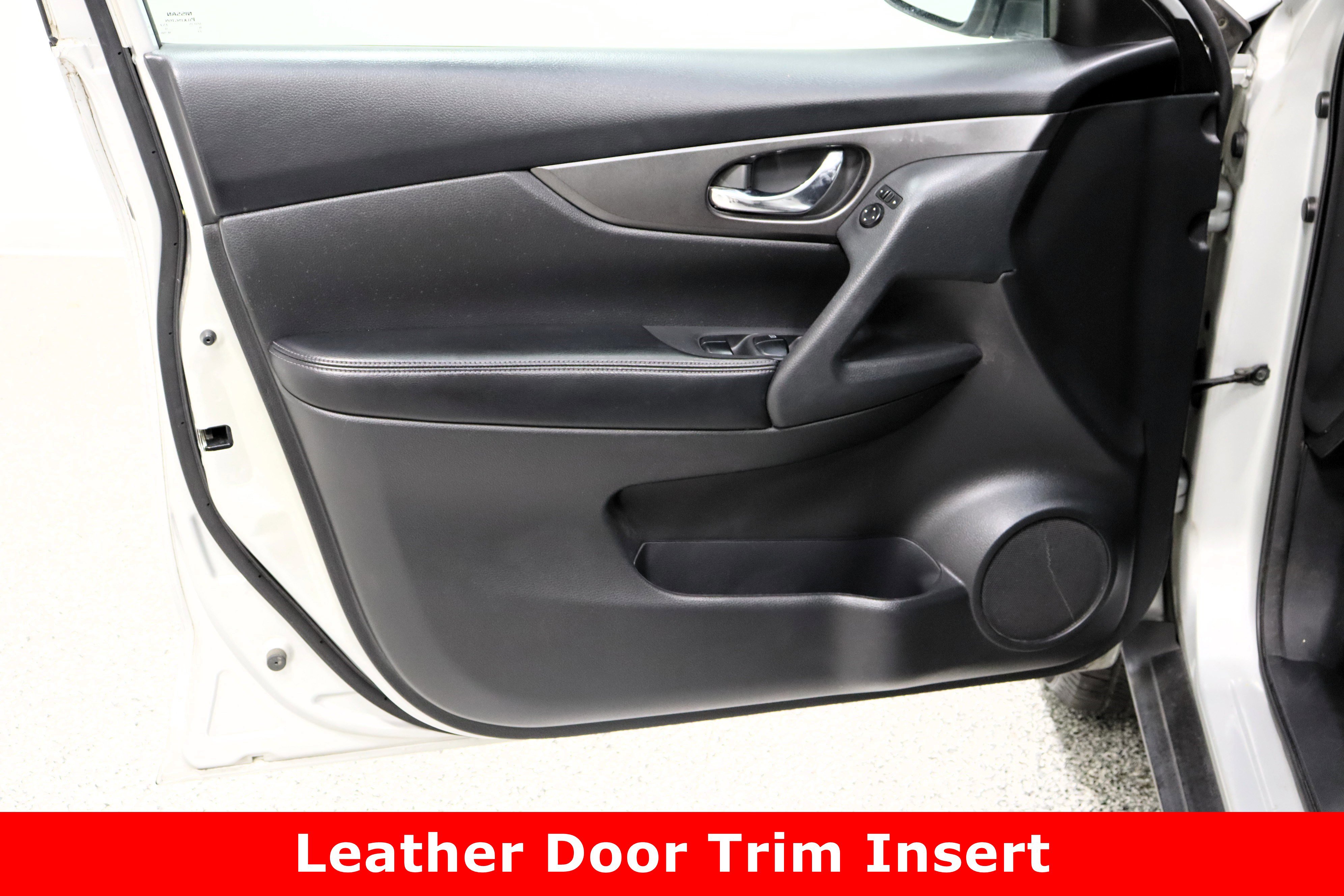 Used 2016 Nissan Rogue S image 12