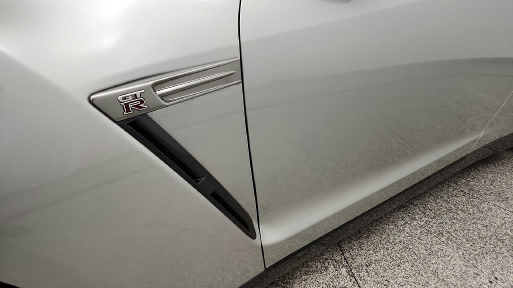 Used 2009 Nissan GT-R Premium AWD/4WD image 16