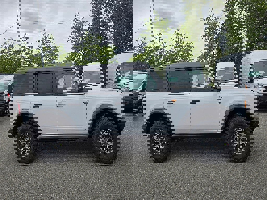 New 2025 Ford Bronco Badlands image 4