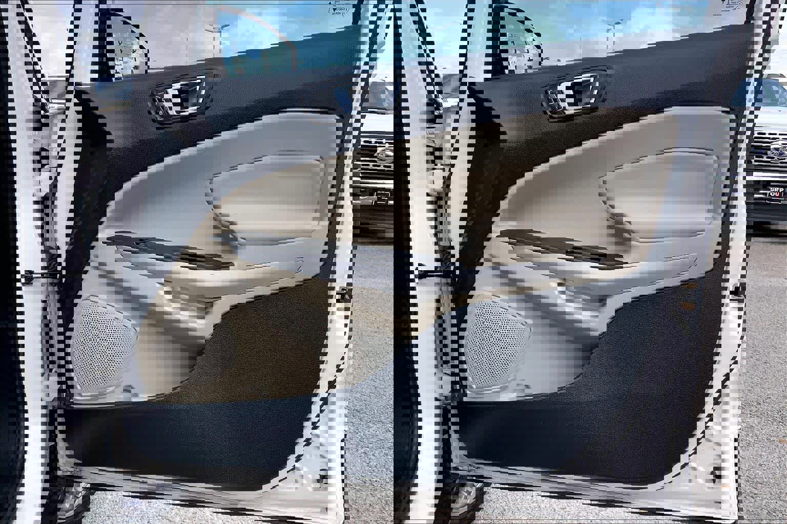 Used 2020 Ford EcoSport Titanium image 23