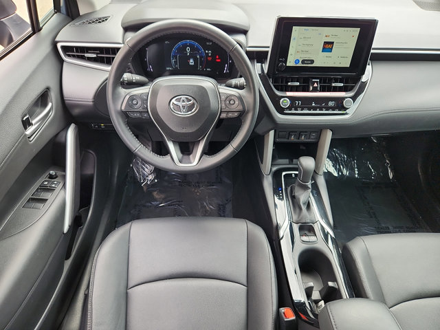 Used 2025 Toyota Corolla Cross XLE AWD/4WD image 12