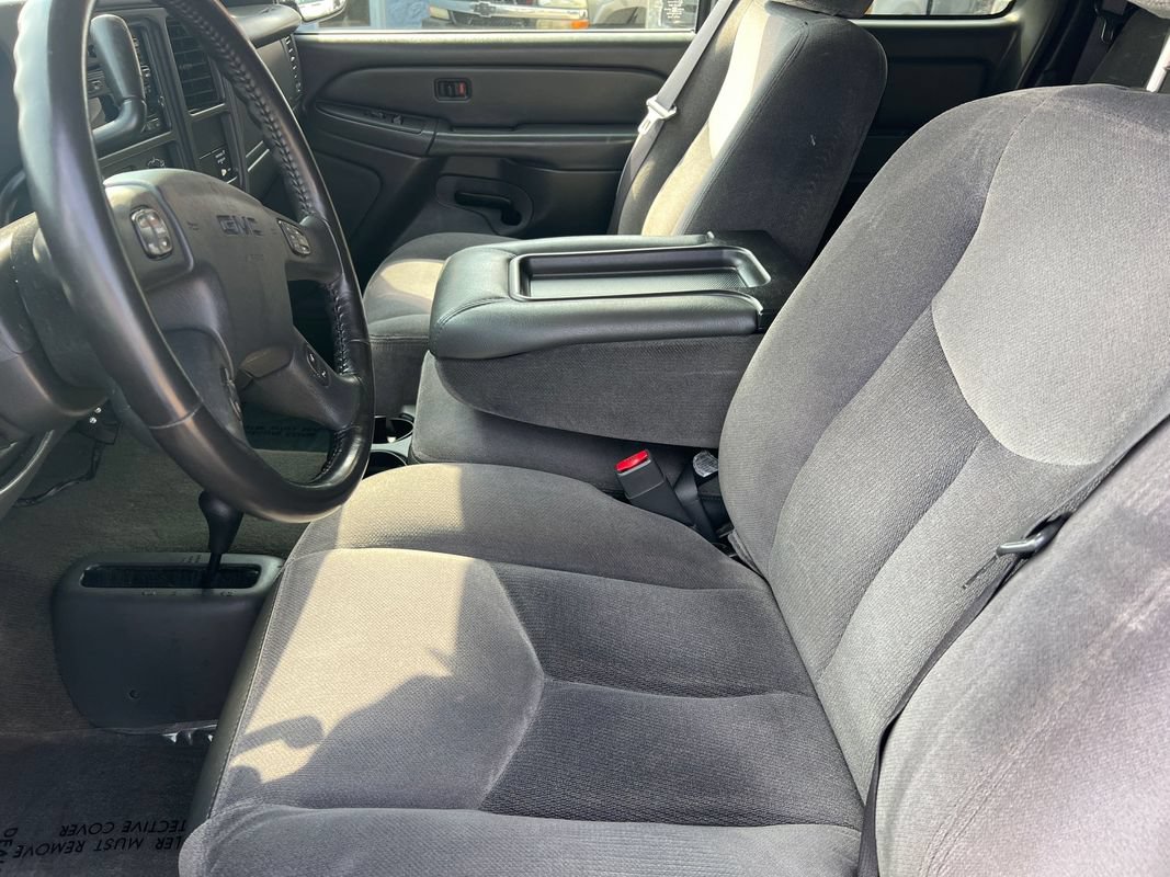 Used 2006 GMC Sierra 2500 SLE w/ Onstar Plus Package AWD/4WD image 11
