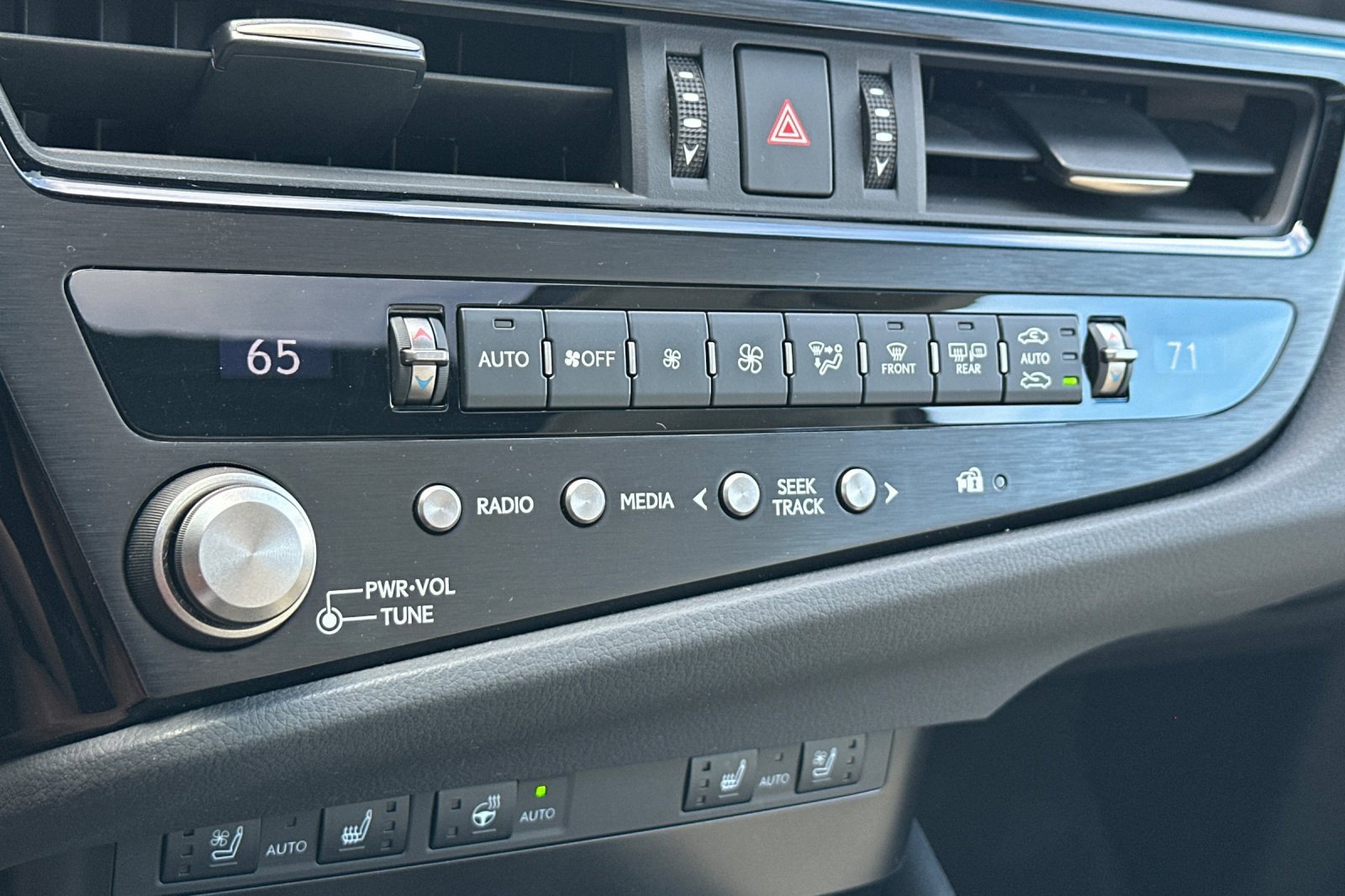 Used 2023 Lexus ES 350 w/ Premium Package FWD image 18