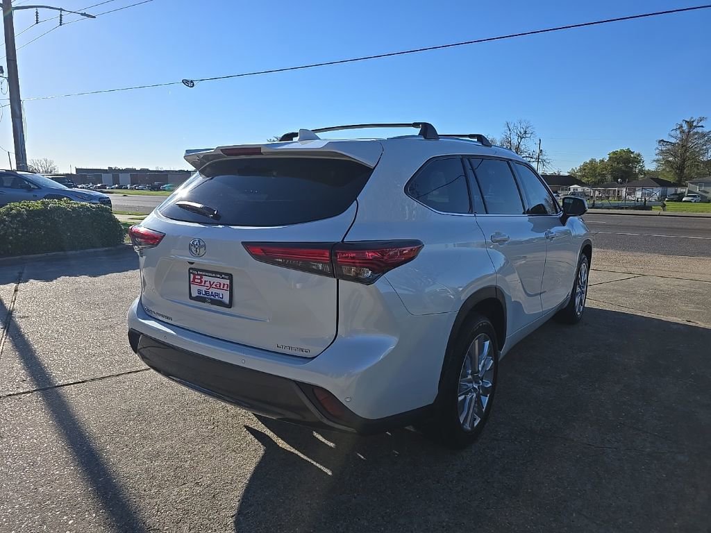 Used 2023 Toyota Highlander Limited image 5