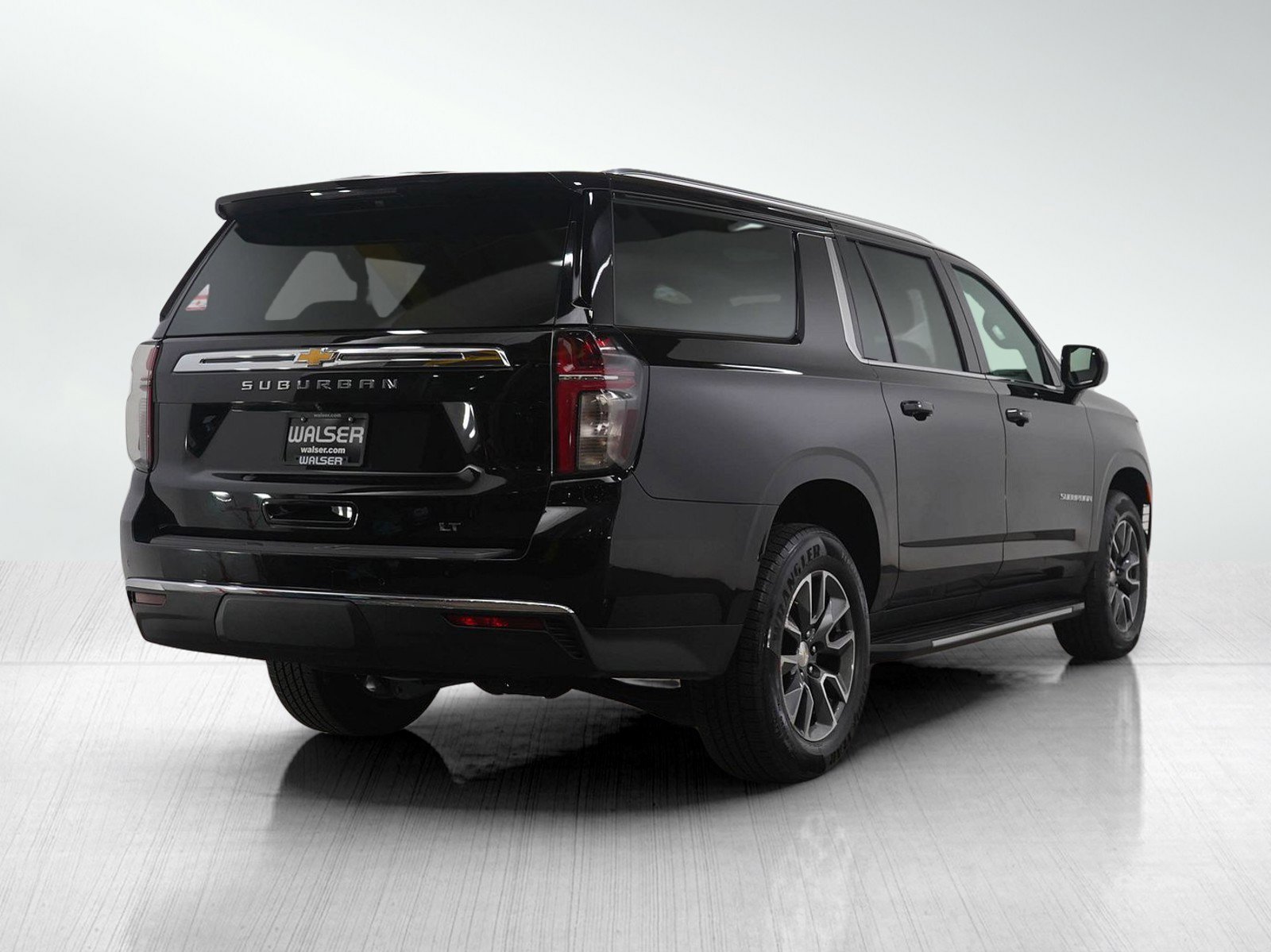 Used 2021 Chevrolet Suburban LT image 5