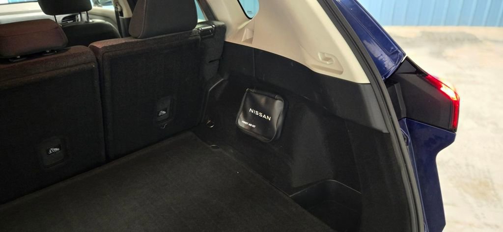 Used 2023 Nissan Rogue SV image 33