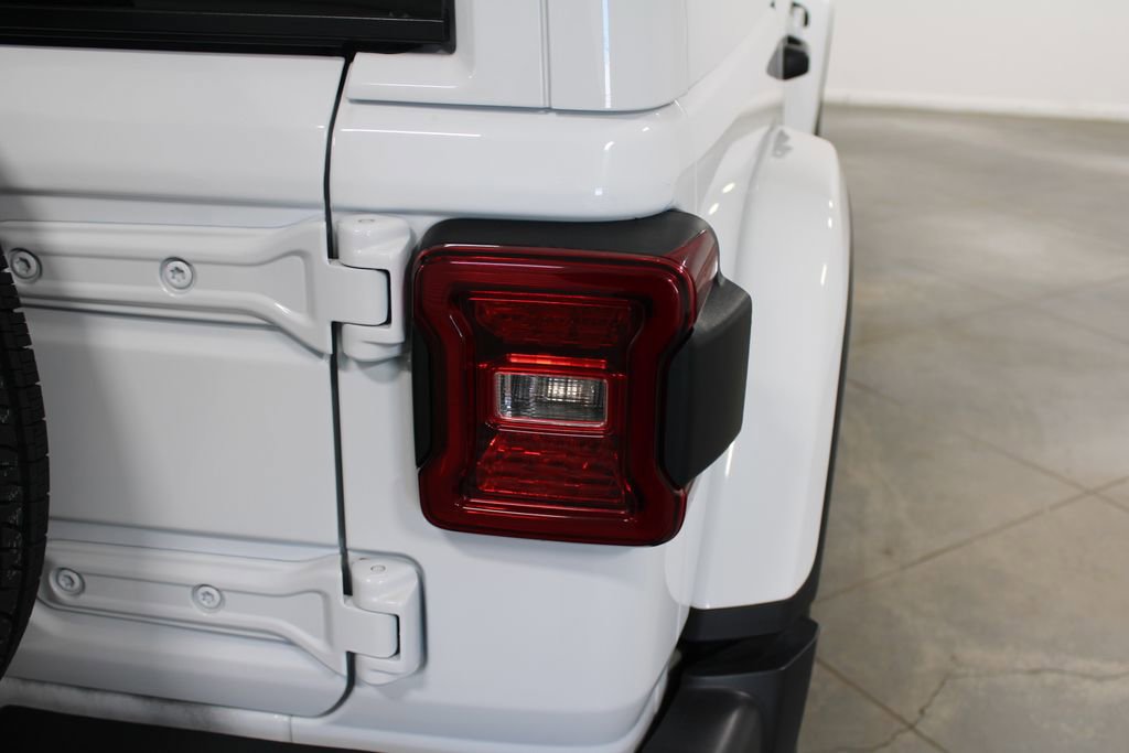 Used 2024 Jeep Wrangler Sahara image 14