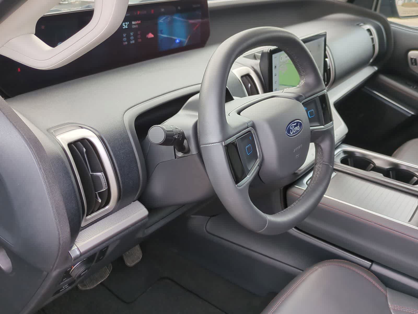 Used 2025 Ford Expedition Active AWD/4WD image 10