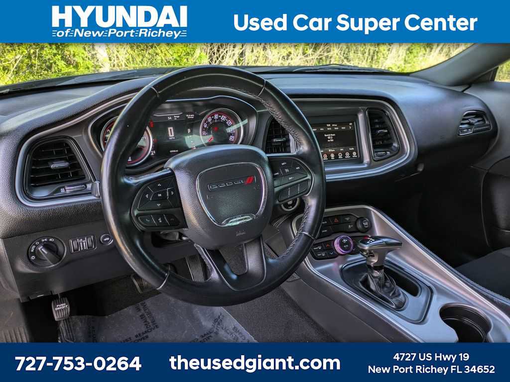 Used 2022 Dodge Challenger SXT RWD image 17