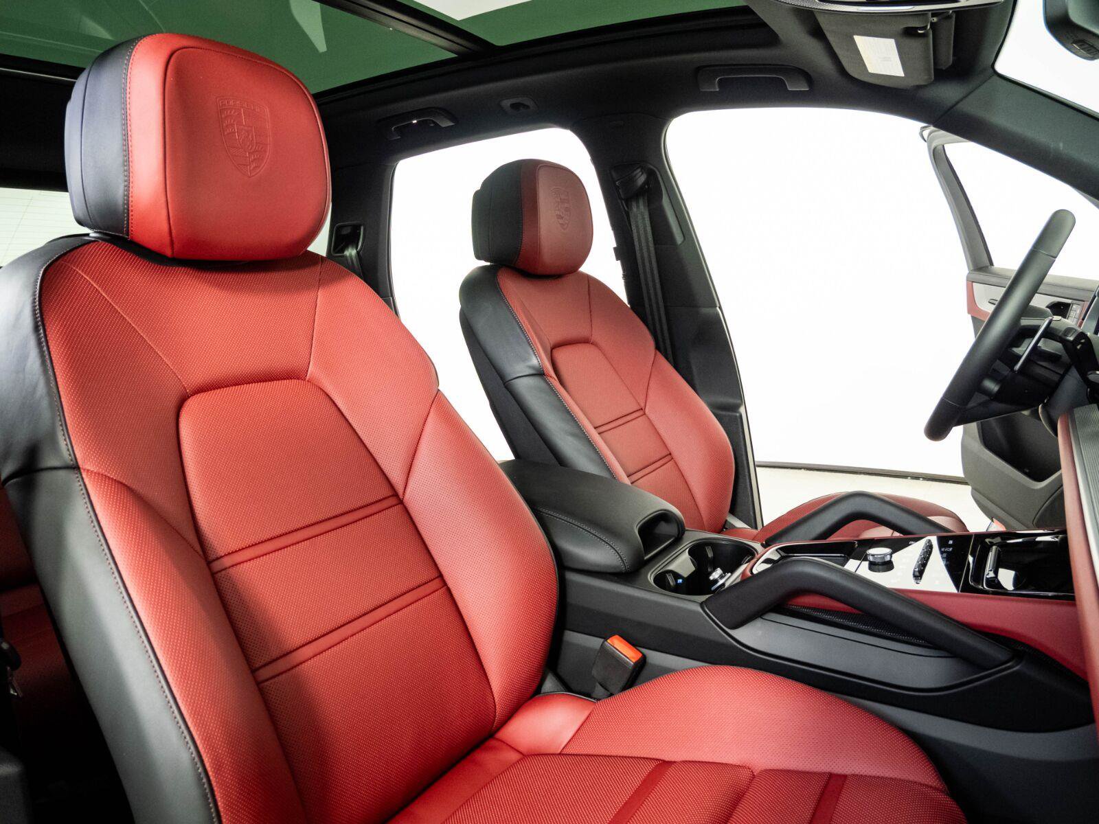 Certified 2026 Porsche Cayenne AWD/4WD image 24