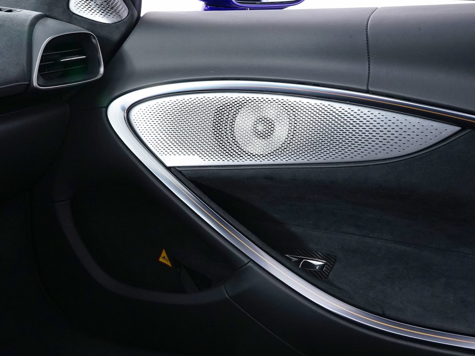 New 2025 McLaren Artura Spider RWD image 24