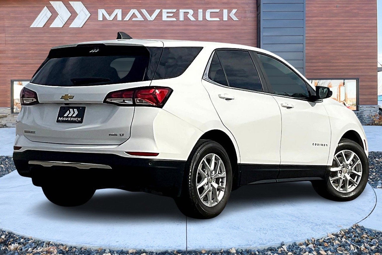 Used 2023 Chevrolet Equinox LT w/ LPO, Floor Liner Package image 5