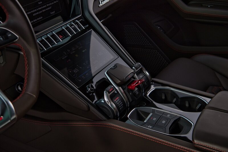 Used 2021 Lamborghini Urus AWD/4WD image 27