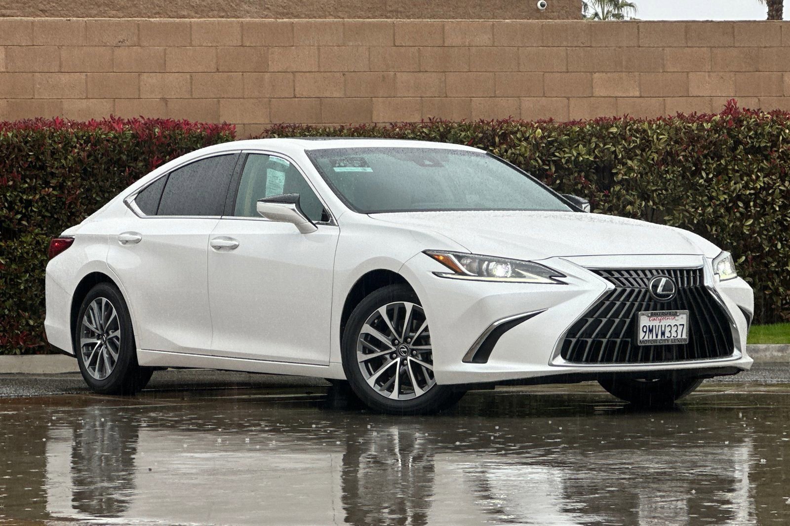 Certified 2024 Lexus ES 350 image 2