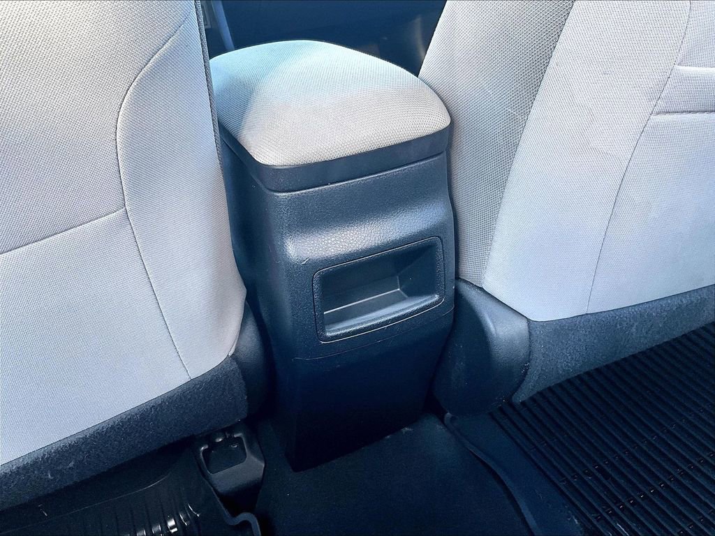 Used 2018 Toyota Corolla LE image 29