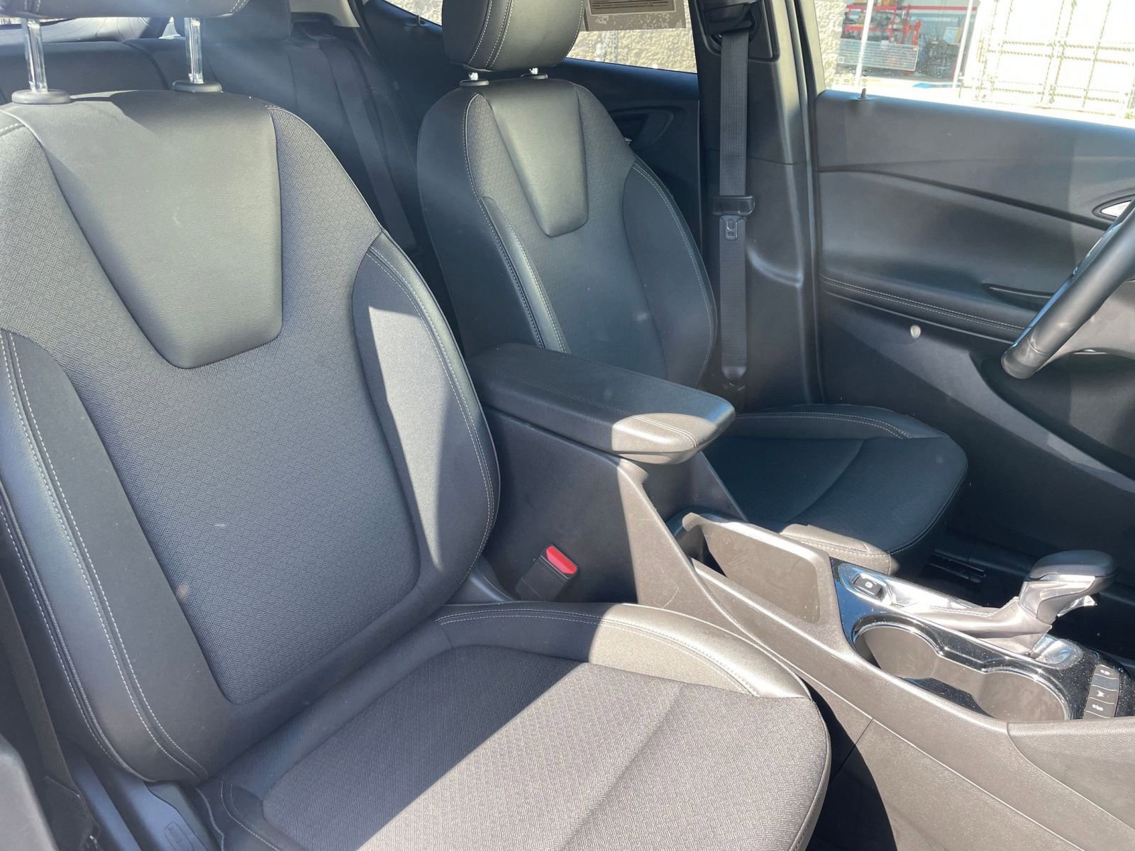 Used 2025 Buick Encore GX Preferred image 36