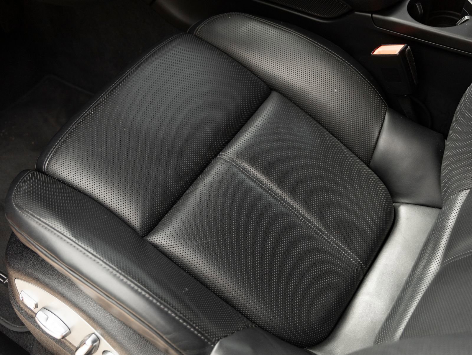 Certified 2024 Porsche Macan image 21
