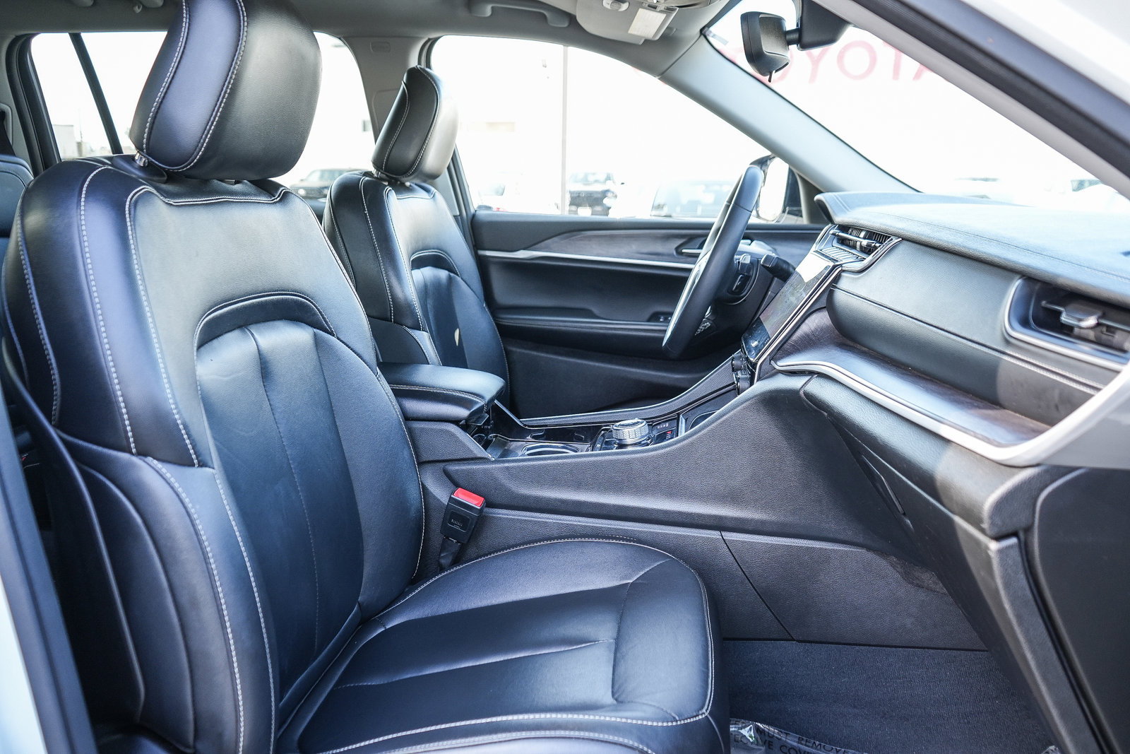 Used 2023 Jeep Grand Cherokee L Limited image 16