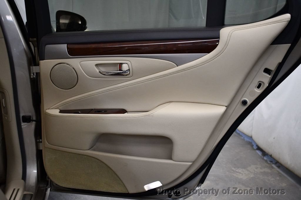 Used 2015 Lexus LS 460 AWD w/ Comfort Package image 17