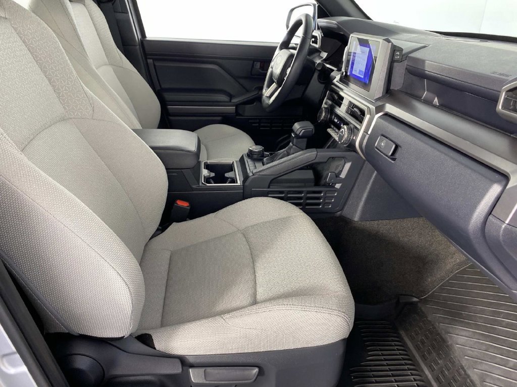 Used 2025 Toyota 4Runner SR5 AWD/4WD image 10