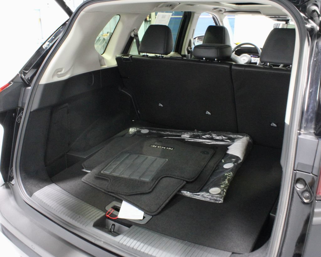 Certified 2023 Nissan Rogue SV w/ SV Premium B Package AWD/4WD image 13