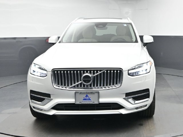 Used 2025 Volvo XC90 B5 Plus w/ Protection Package Premier AWD/4WD image 2