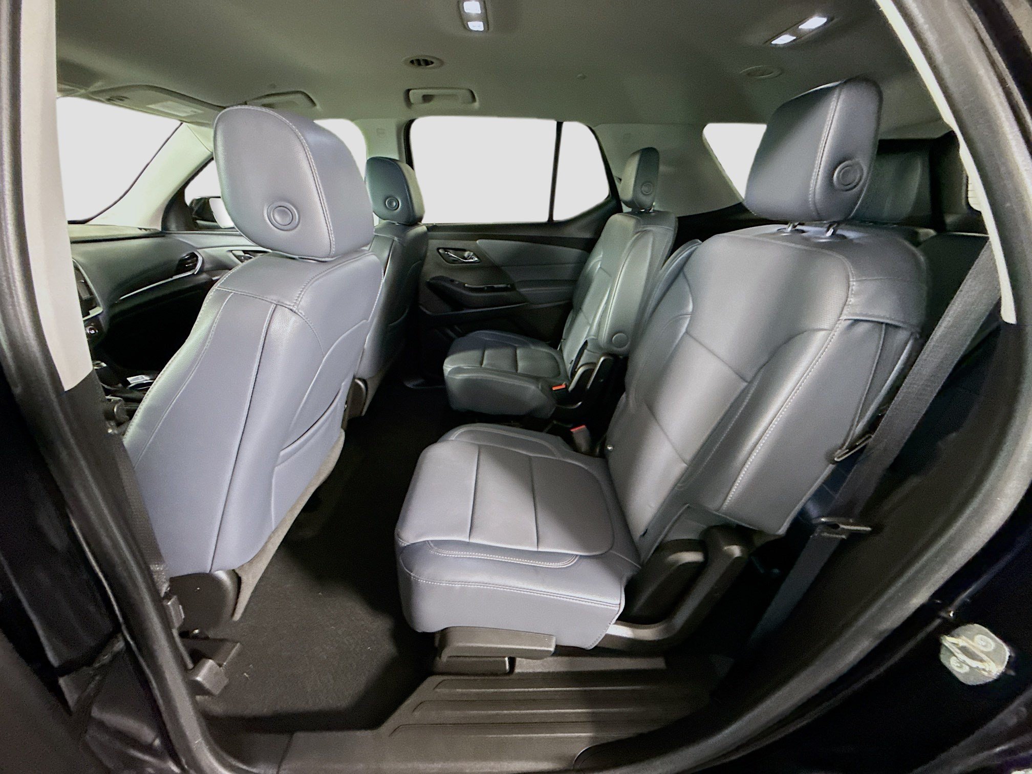 Used 2018 Chevrolet Traverse Premier w/ Driver Confidence II Package FWD image 25