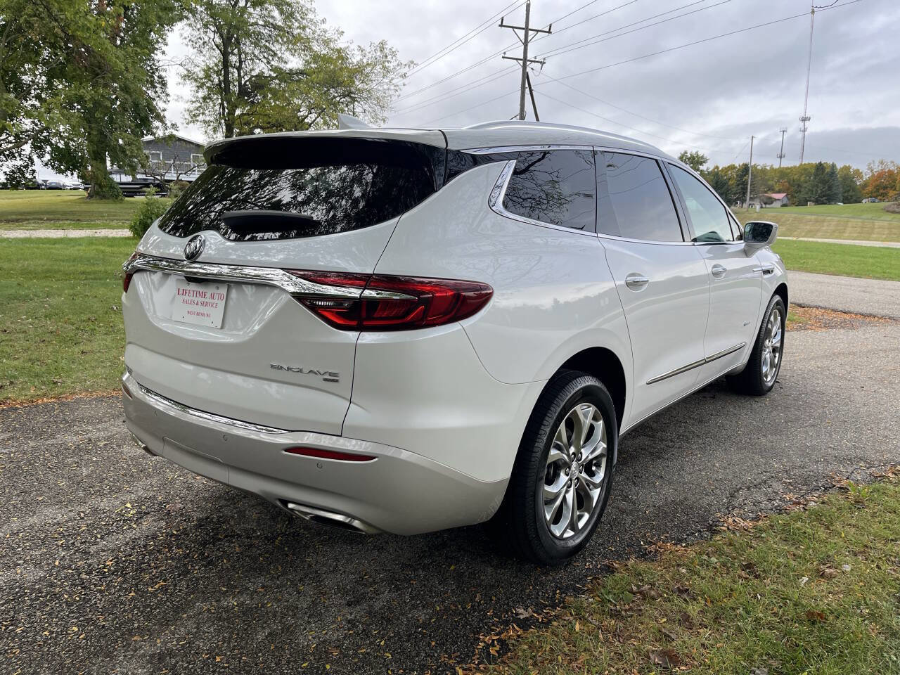 Used 2019 Buick Enclave Avenir w/ Avenir Technology Package image 5