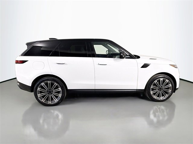 New 2026 Land Rover Range Rover Sport SE image 4