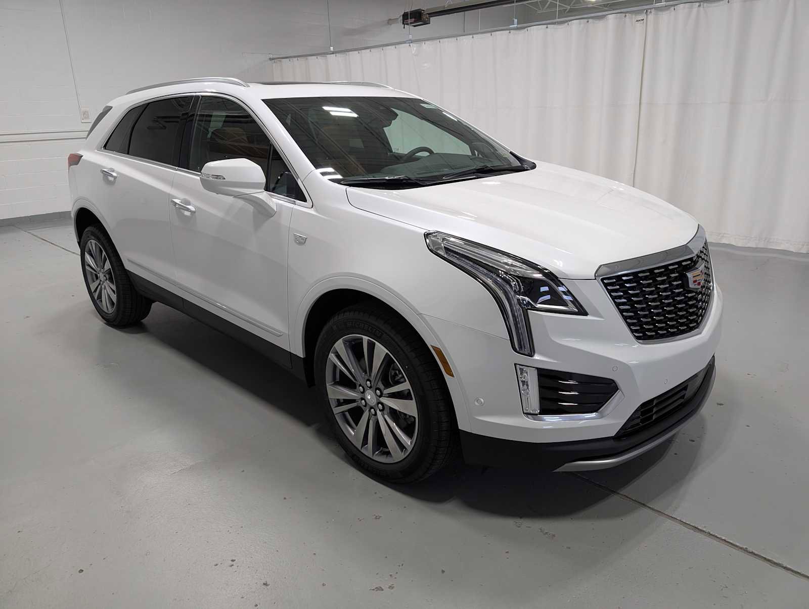 New 2026 Cadillac XT5 Premium Luxury w/ Driver Assist Package AWD/4WD image 6