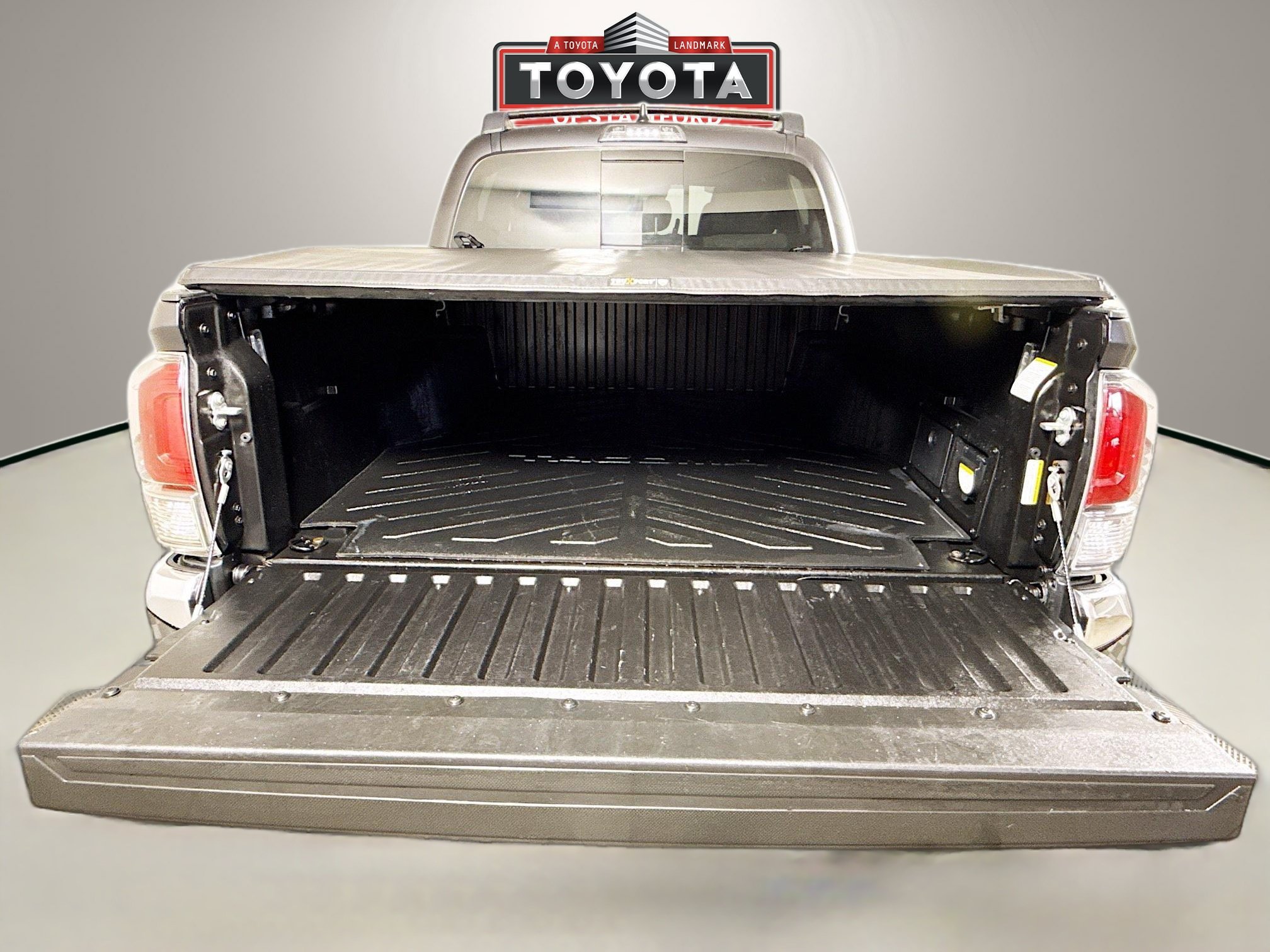 Certified 2022 Toyota Tacoma TRD Off-Road w/ Black Out Package (TMS) AWD/4WD image 22