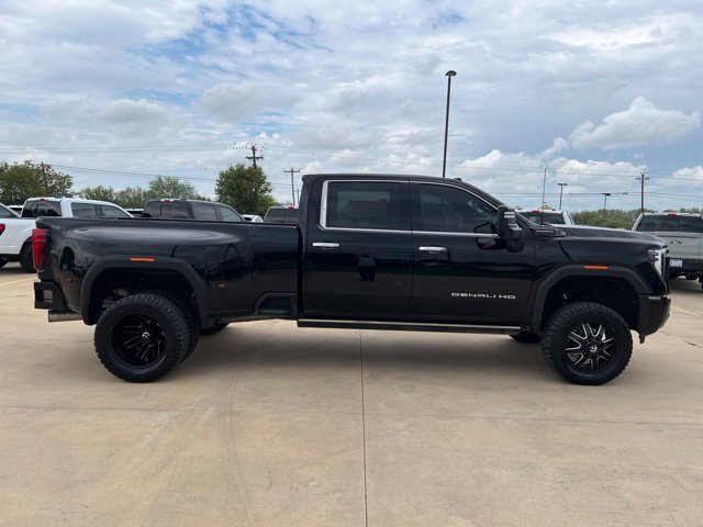 Used 2024 GMC Sierra 3500 Denali Ultimate AWD/4WD image 8
