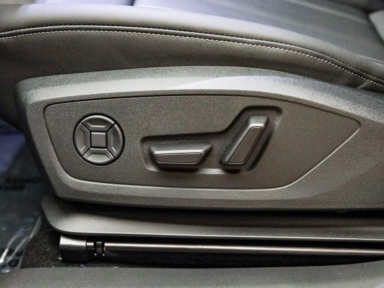 New 2026 Audi Q4 e-tron Premium image 24