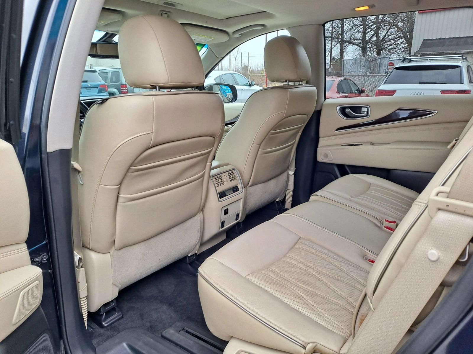 Used 2016 INFINITI QX60 Luxe w/ Deluxe Technology Package AWD/4WD image 9