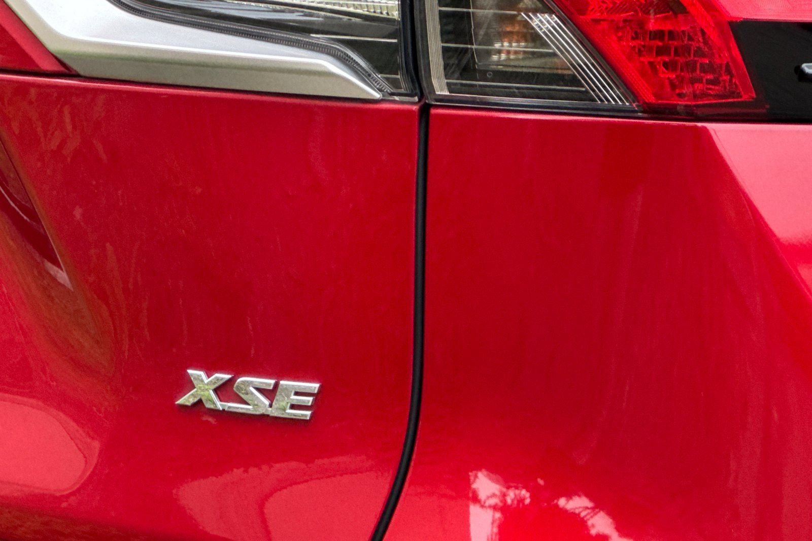 Used 2021 Toyota RAV4 XSE w/ Weather Package AWD/4WD image 7